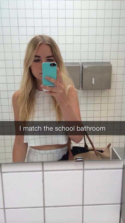 schoolbathroom_funny_snapchats