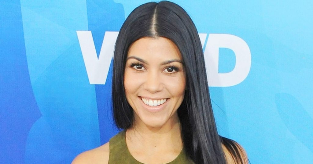 kourtney-kardashian-zoom-6f36e134-52af-4565-b8ec-3719c561f74e